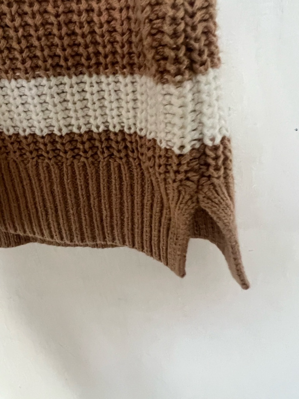 Two-Tone Camel Tan / Brown & Ivory Knit Sweater tank top, P Large, EUC, like new - Picture 3 of 8